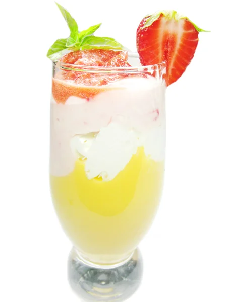 Fruit cocktail smoothie met aardbei — Stockfoto