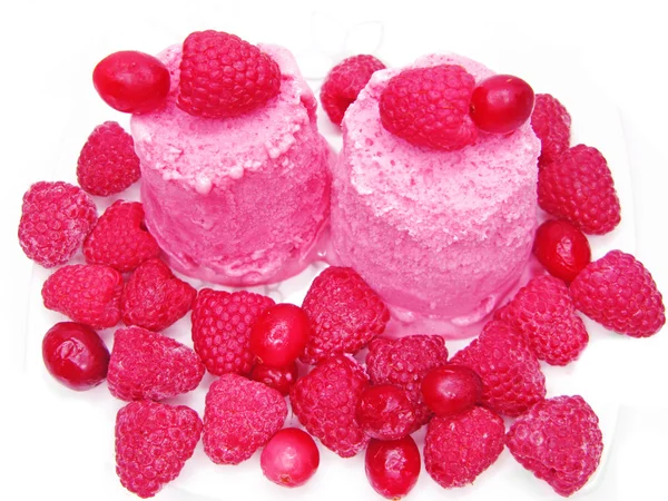 Helado de frutas rosadas con cuchara —  Fotos de Stock