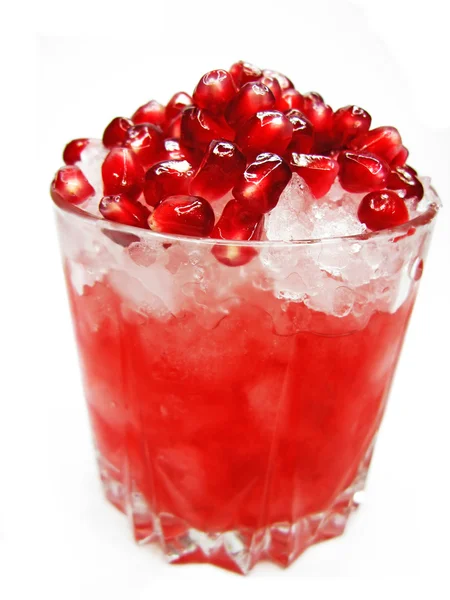 Rood fruit punch cocktail drinken met granaatappel — Stockfoto