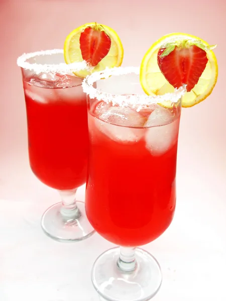 Punch cocktail drinks with strawberry — Stock Photo, Image
