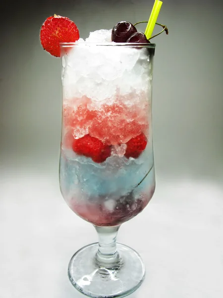 Alcoholic liqueur cocktail with cherry — Stock Photo, Image