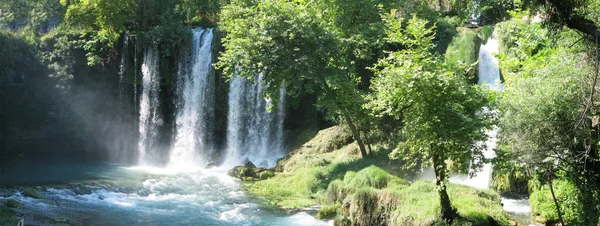Waterfall duden out of grotto antalya turkey — Stock Photo, Image