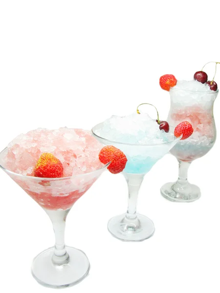 Cocktail liquore alcolico con ciliegia — Foto Stock