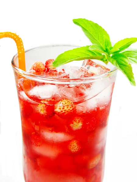 Fruit red juice drink with wild strawberry — Stock Photo, Image