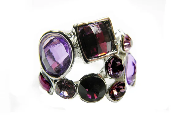 Anillo de la joyería con cristales violetas — Stok fotoğraf