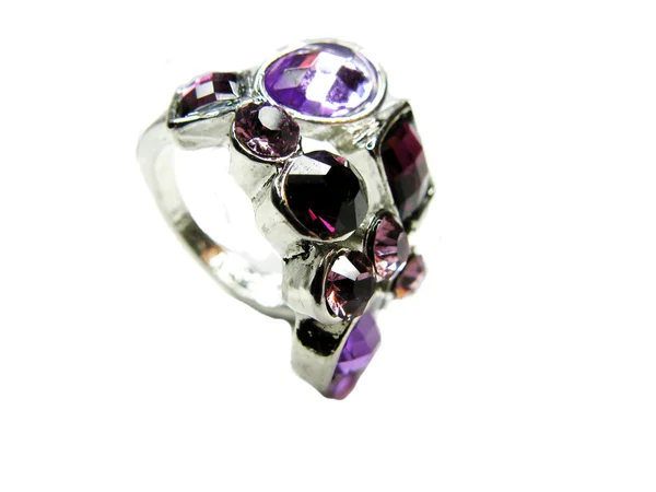 Anillo de joyería con cristales violeta — Foto de Stock