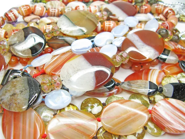 Högen av färgglada pärlor — Stockfoto
