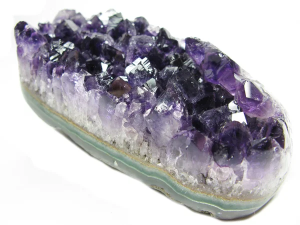 Lila ametist kristaller geode — Stockfoto
