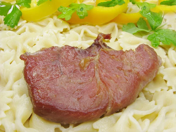 Готовое мясо со спагетти — стоковое фото