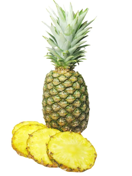 Ananas schneiden — Stockfoto