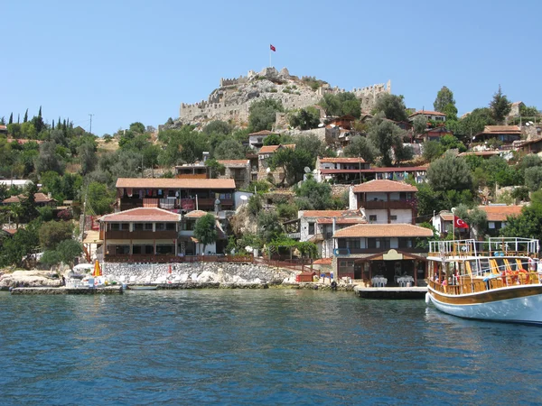 Будинки на скелі в Туреччині — стокове фото