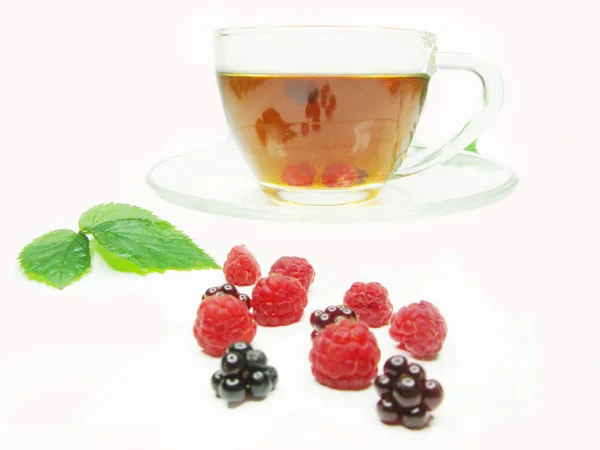 树莓和黑莓的水果茶 — 图库照片