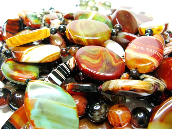 Un mucchio di perline di colori diversi — Foto Stock