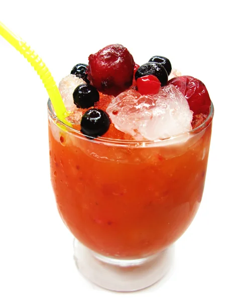 Dvě červené ovoce punč koktejl nápoj s ovocem — Stock fotografie
