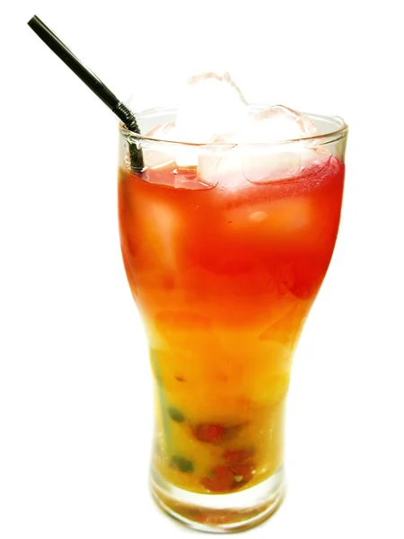 Minuman koktail buah dengan es — Stok Foto