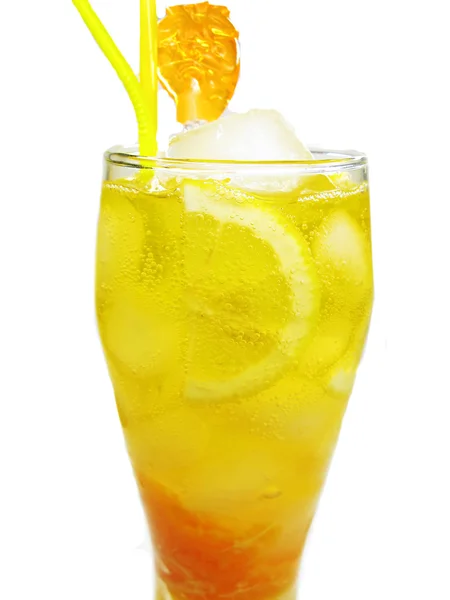 黄色柠檬水鸡尾酒 — 图库照片