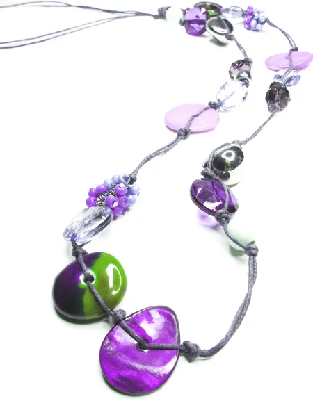 Violett smycken pärlor — Stockfoto