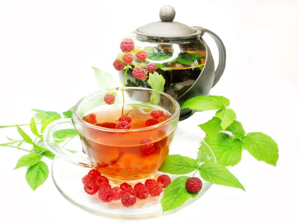 Ovocný čaj s malinovým bobule — Stock fotografie