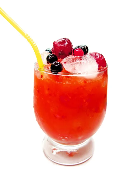 Alcohol likeur cocktail met cherry — Stockfoto