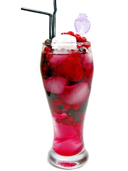 Bebida fría del jugo de fruta con bayas —  Fotos de Stock
