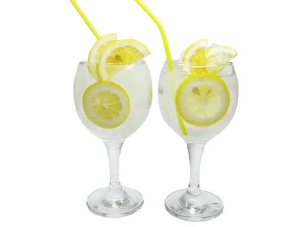 Alcoholic cocktails with lemon — Stock Photo, Image