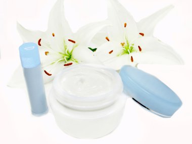 Cosmetic creme for face and lip balm