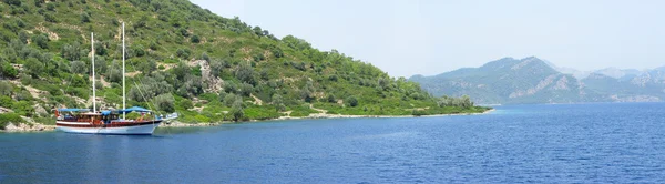Żeglarstwo w panorama pejzaż Morze Egejskie — Zdjęcie stockowe