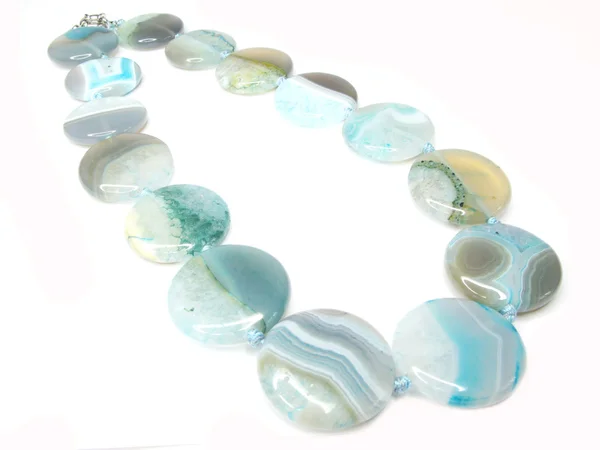 Modrý achát semigem korálky šperky — Stock fotografie