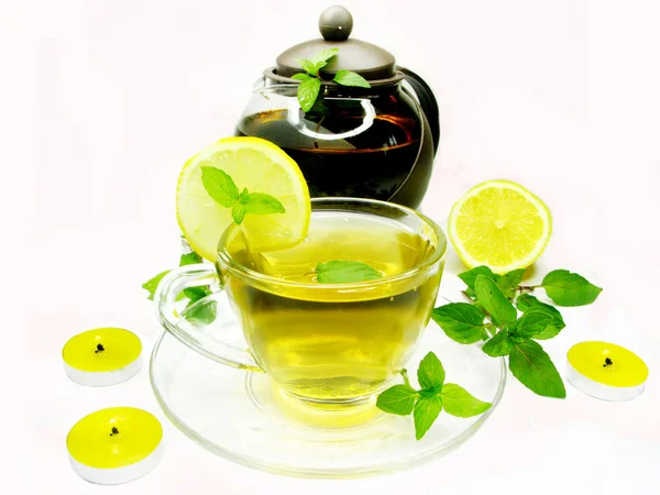 Ovocný čaj s citronem a mátou — Stock fotografie