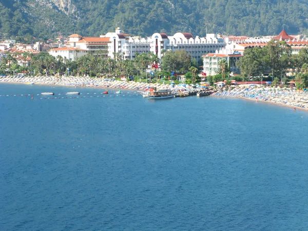 Resort coastline with hotel and sea turkey — Stock Photo, Image