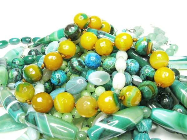 Haufen grüner Perlen — Stockfoto