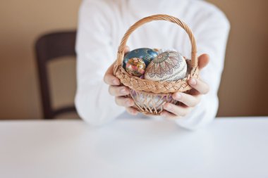 Paskalya yumurtalı sepet