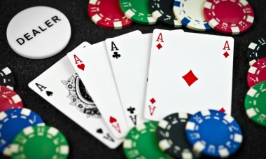 Poker kartları ve çipleri