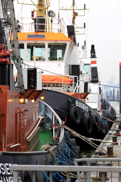 在汉堡港港口拖船 — 图库照片