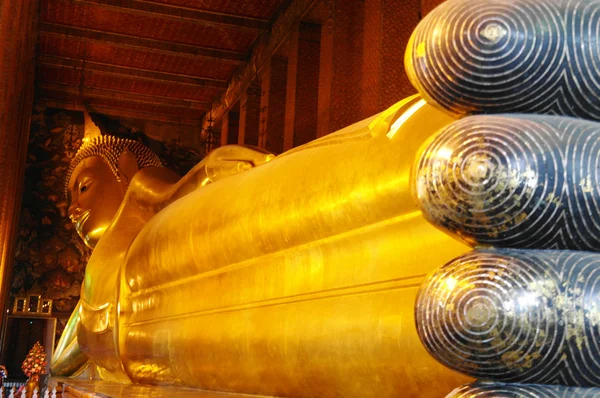 The Golden statue of Buddha. — Stock Photo, Image