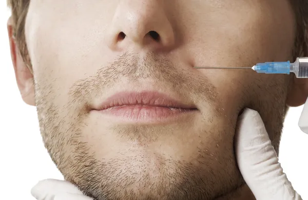 Homem recebe injeção cosmética de botox .Beauty Treatment — Fotografia de Stock