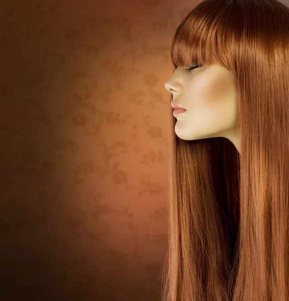 Hairstyle.Healthy saçlı güzel kız portre — Stok fotoğraf