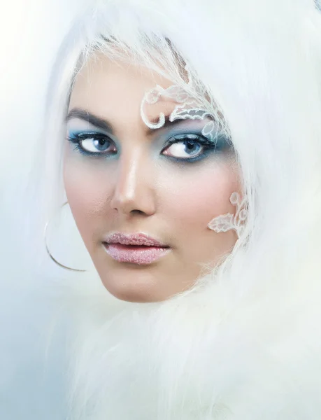 Winter Beauty. High-key Fashion Art. Perfect makeup — Stock Photo, Image