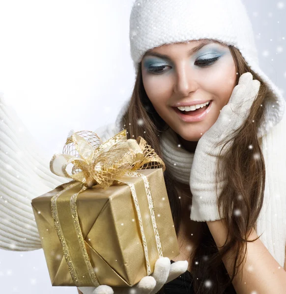 De gift van Kerstmis. verrast schoonheid — Stockfoto