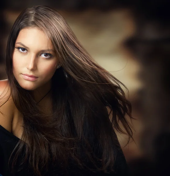 Mooie jonge vrouw. Amazing brunette — Stockfoto