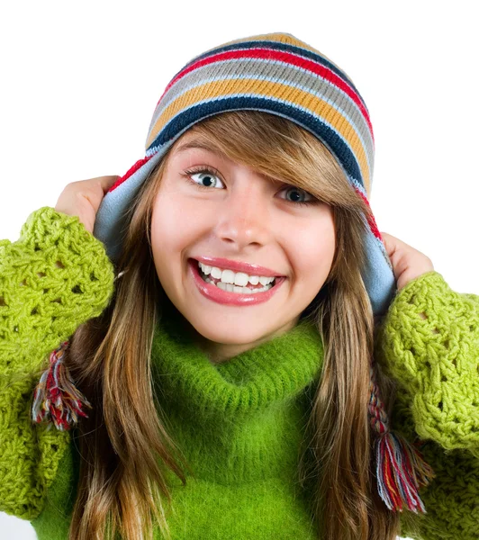 幸せな冬の 10 代の少女の肖像画. — ストック写真