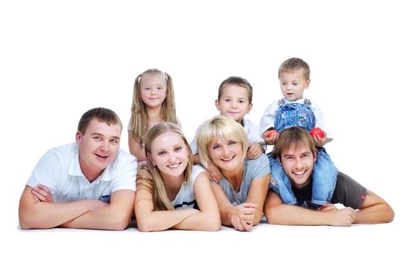Lycklig storfamilj. föräldrar med barn — Stockfoto