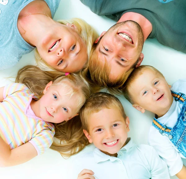 Frisk familj. lycka — Stockfoto