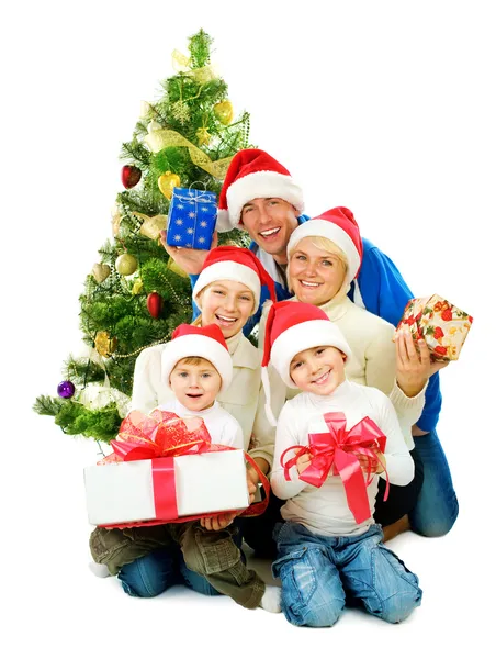 白で隔離されるクリスマスの家族 — Stockfoto