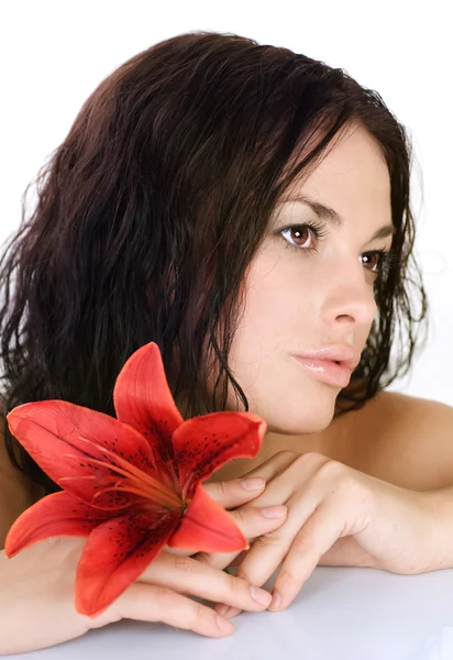 꽃과 함께 아름 다운 섹시 한 젊은 여자 — 스톡 사진
