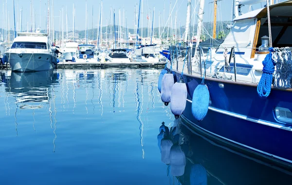Luxury Yachts in marina — Stock Photo, Image