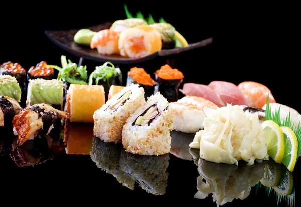 Verschiedenes Sushi — Stockfoto