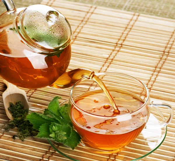 Здоровый чай с мятой — стоковое фото