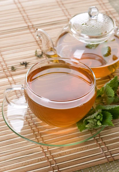 Здоровый мятный чай — стоковое фото