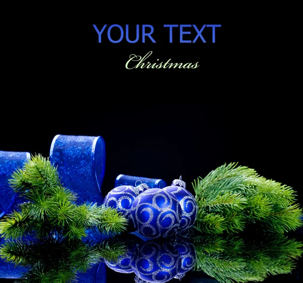 Vánoční dekorace izolované na černém pozadí — Stock fotografie